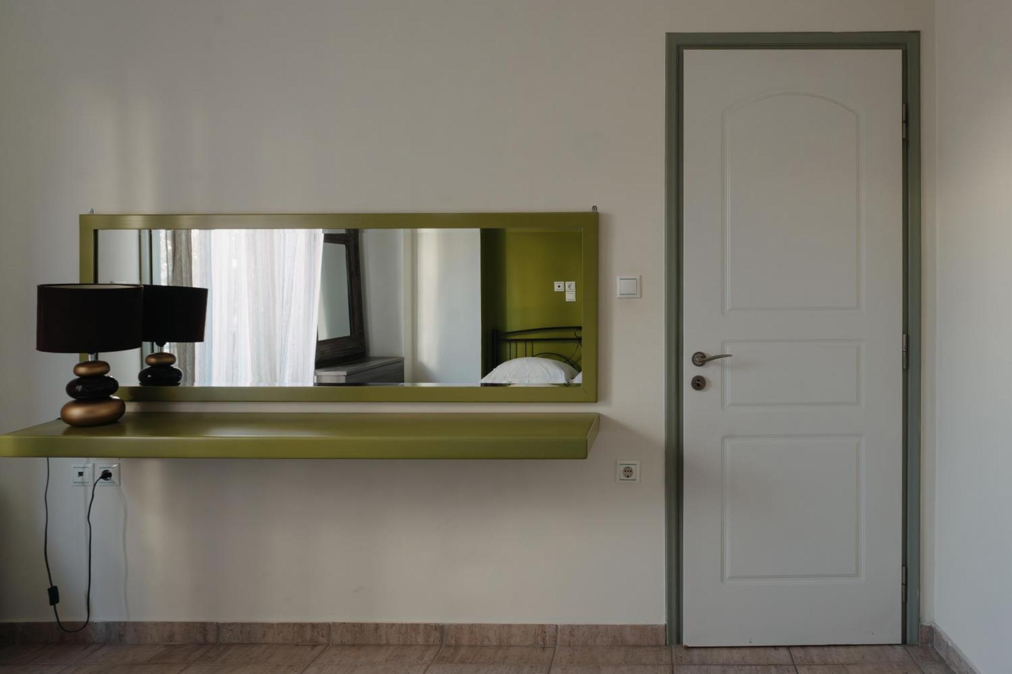 Nefeli City Apartments Patras Extérieur photo