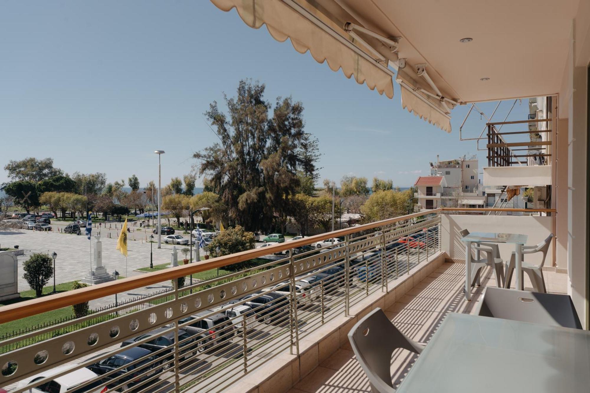 Nefeli City Apartments Patras Extérieur photo